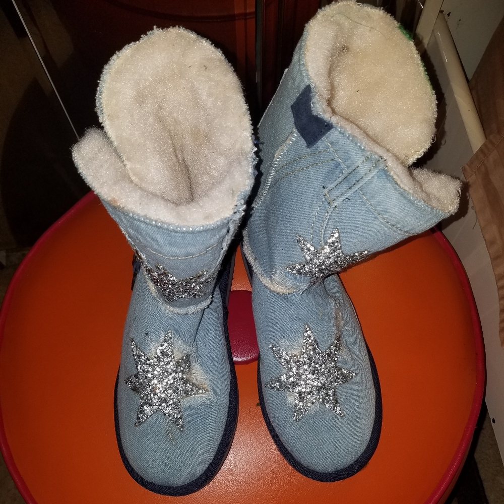 UGG BOOT